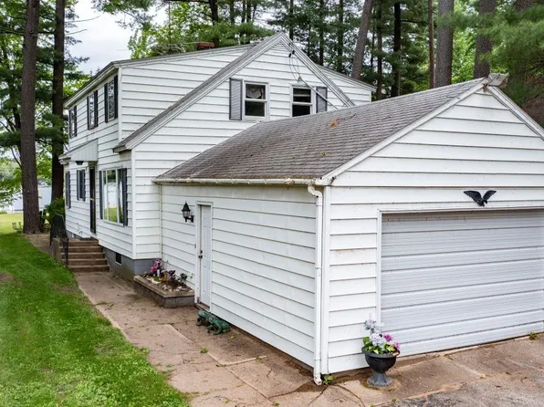 W8514 Lake View Cir, Clintonville, WI 54929