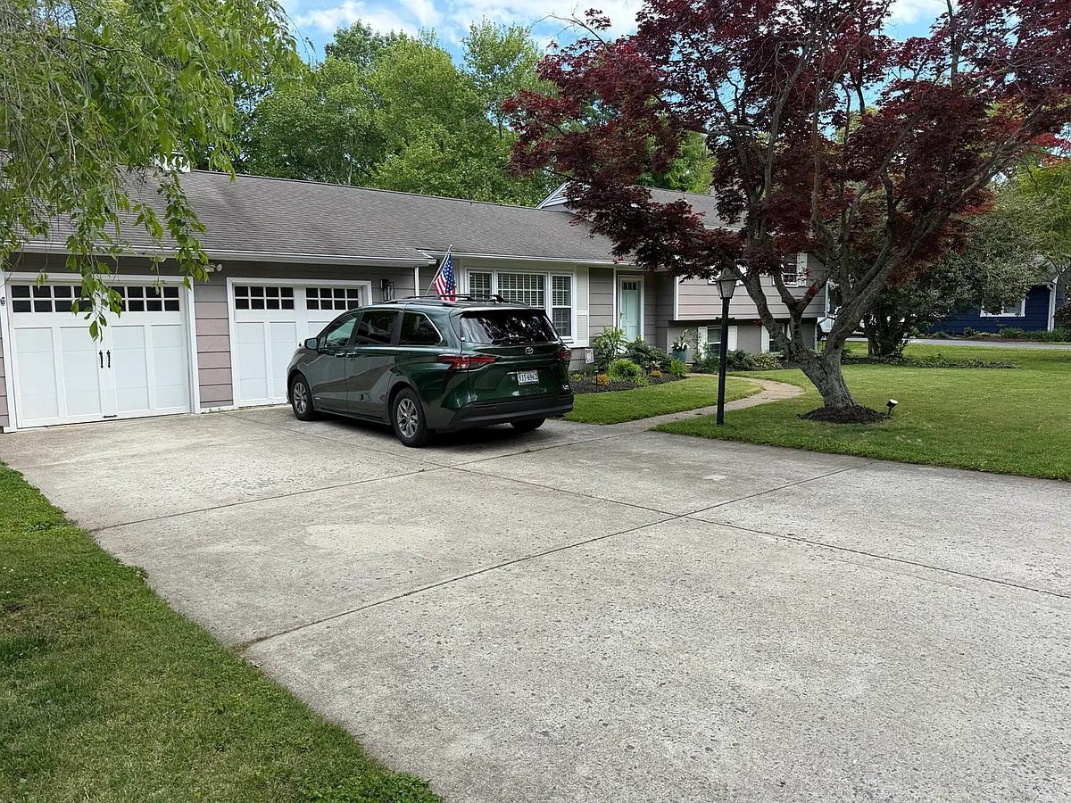 Building Photo - 9 Romar Dr
