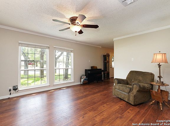 5th image of 7103 Mountain Glen St