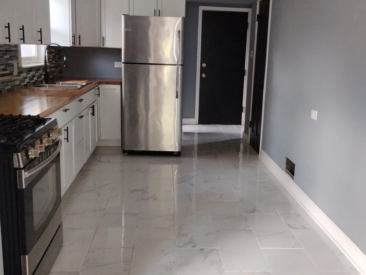 7958 S South Shore Dr — Photo 2