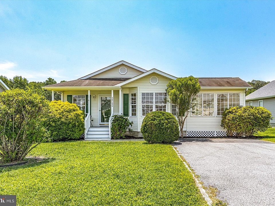 1st image of 38190 Clover Ln