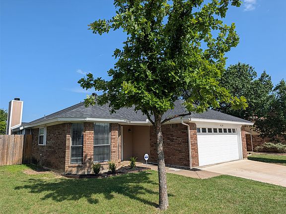 3rd image of 8220 Meadowbrook Dr