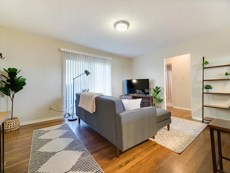1 Coolwood Dr #1 — Photo 3
