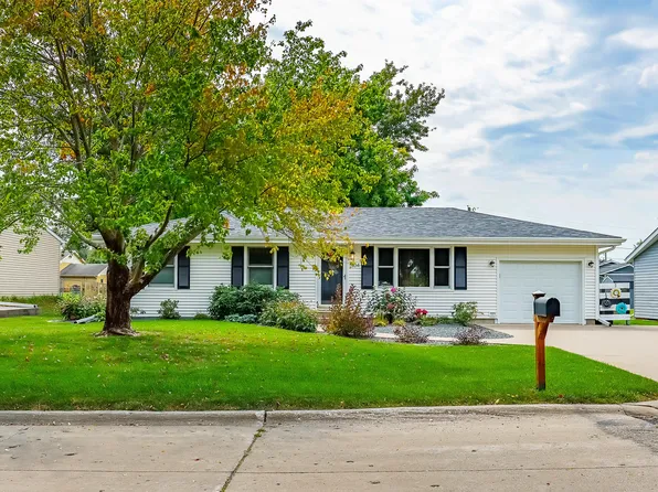 504 13th Ave, Grinnell, IA 50112