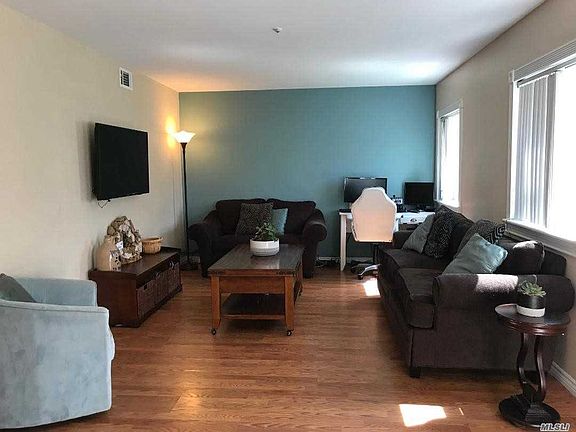 2nd image of 611 Lake Ct