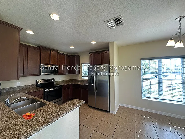 172 Primrose Dr — Photo 11