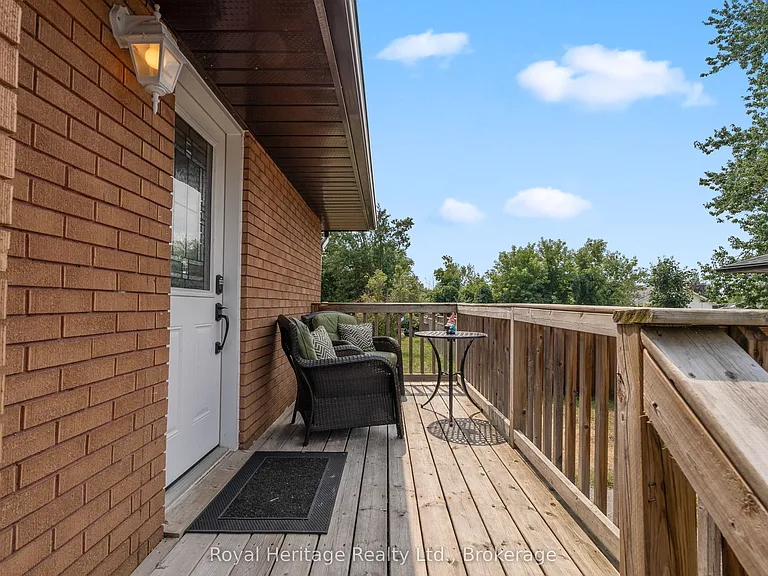19 Kawartha Dr #LOWER — Photo 17