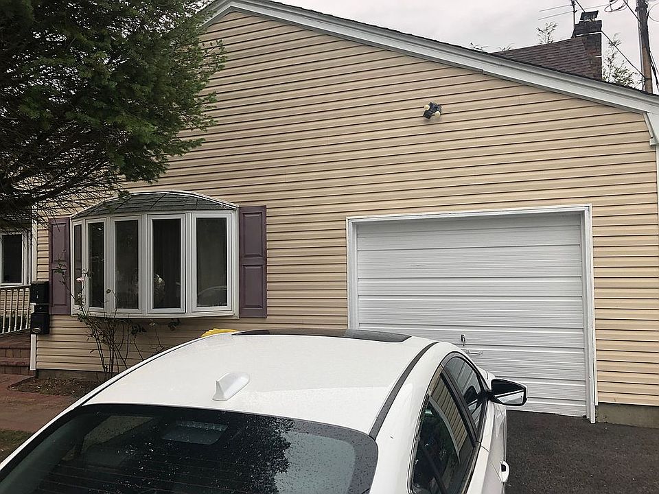 1st image of 9 Caroline Ct