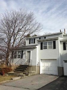 8 Hawthorn Ct, Fishkill, NY, 12524