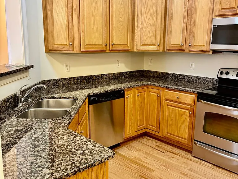5215 Center St #105 — Photo 9