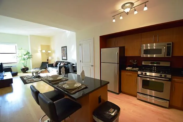 Rented by Global Realty Opportunities | media 18