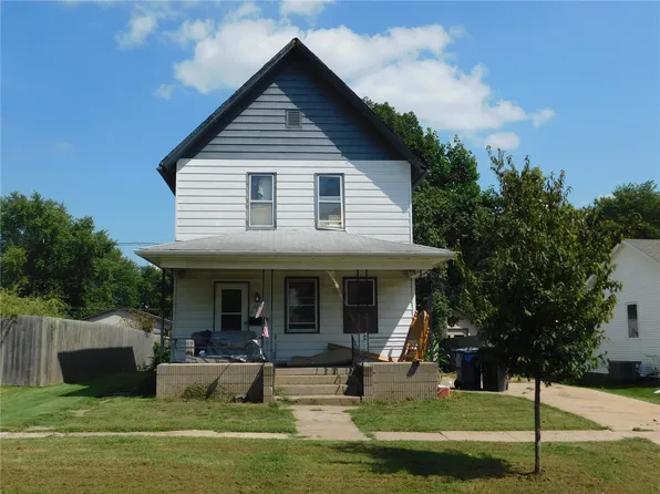 104 Walnut St, Tipton, IA 52772