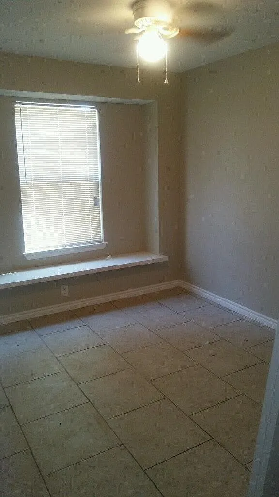 3 bed, 815 sqft, $1,420 — Photo 4