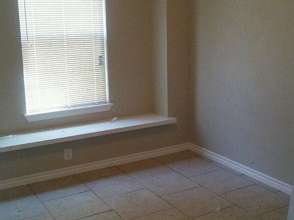4th image of 3215 Fort Bend Dr