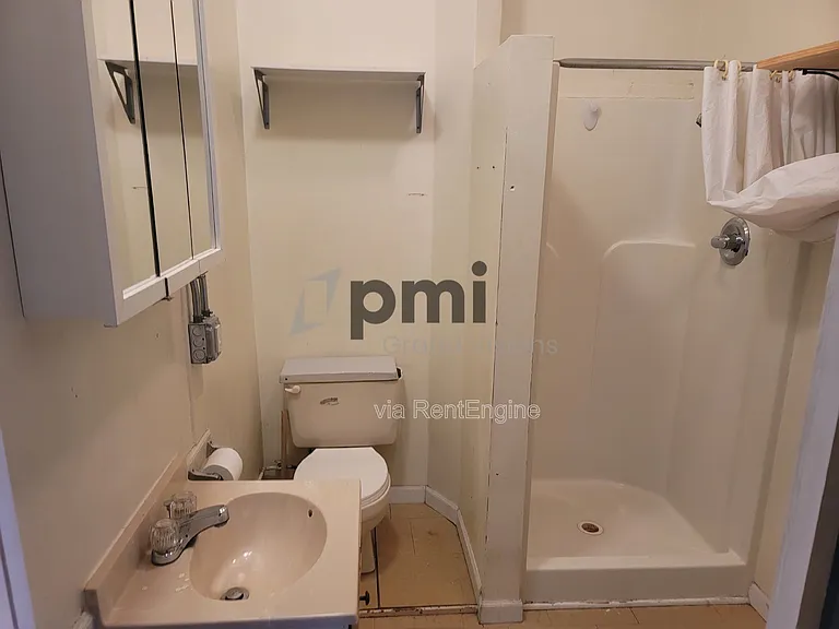 601 Monroe Ave #8 — Photo 3