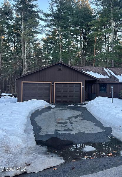 2nd image of 60 Snowberry Road