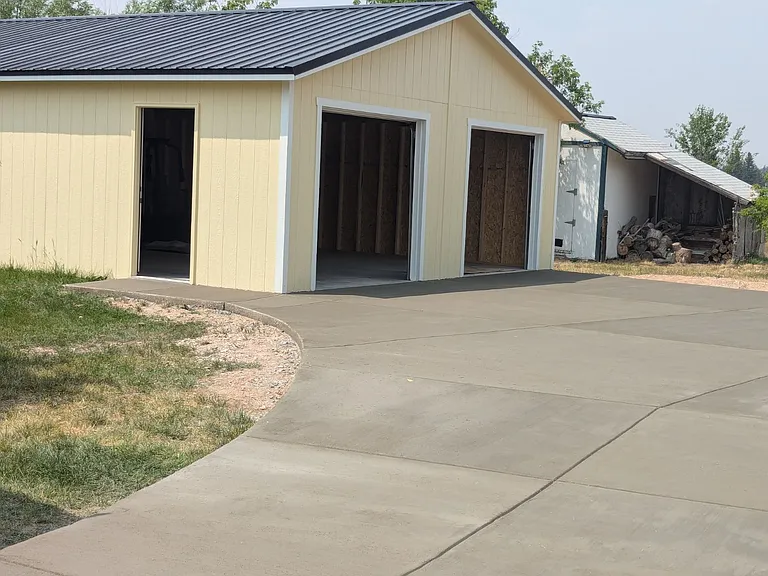 312 E Laughlin Rd — Photo 15