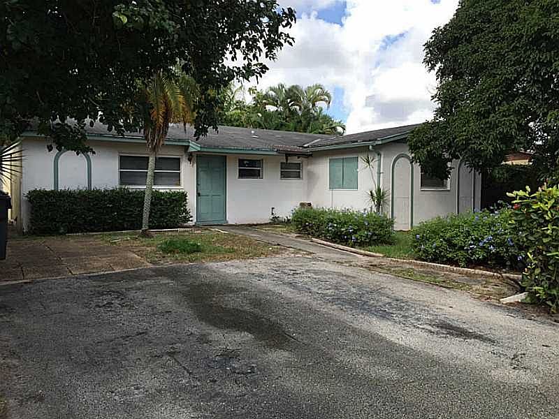 1st image of 515 SW 72nd Ter