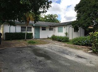 515 SW 72nd Ter, Pompano Beach, FL 33068