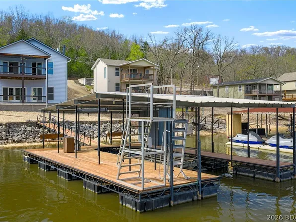 90 Nuttall Oak Ln, Sunrise Beach, MO 65079