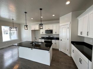 1738 W Terra Vista Ln, Saratoga Springs, UT 84045