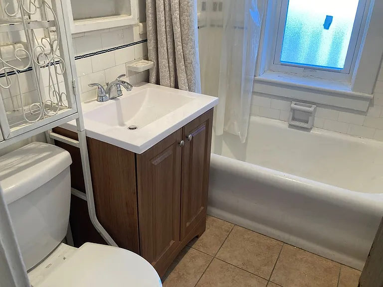 102-106 Linden St #4L — Photo 6