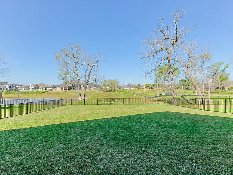 4127 Wooded Isle Way — Photo 40