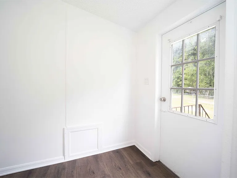 4872 Evans St — Photo 12