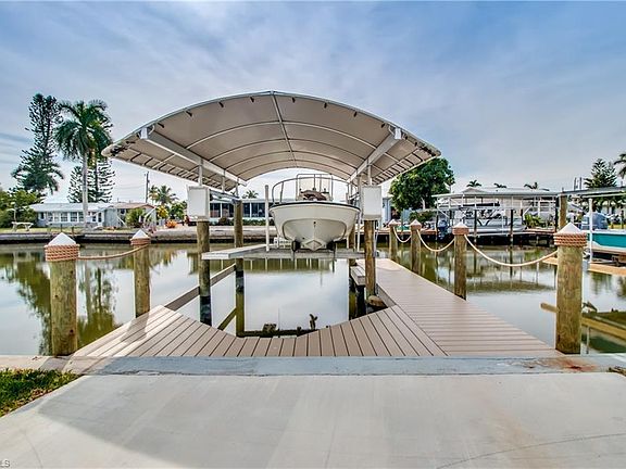 3rd image of 3803 Coconut Dr