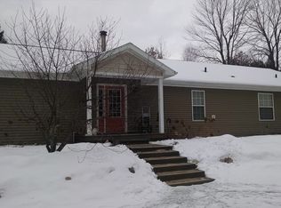 196 E Surrey Rd, Farwell, MI 48622