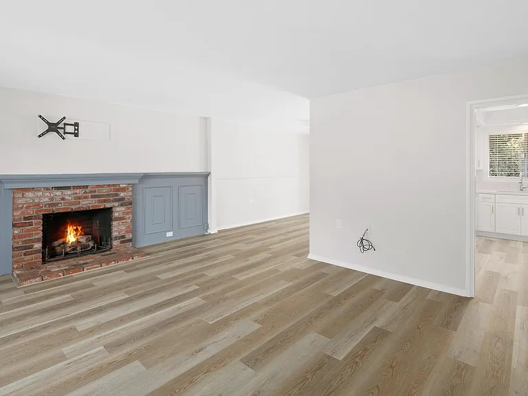 4838 54th St — Photo 3