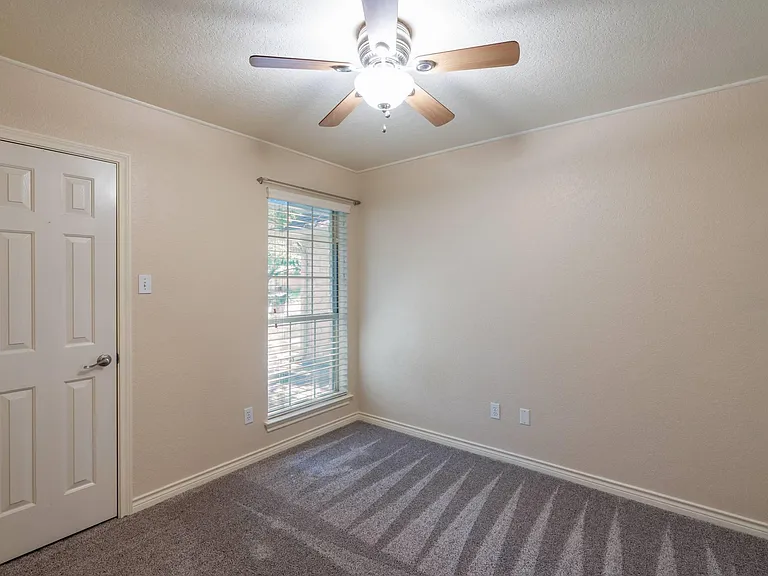 2604 Bluebonnet Valley Dr — Photo 25