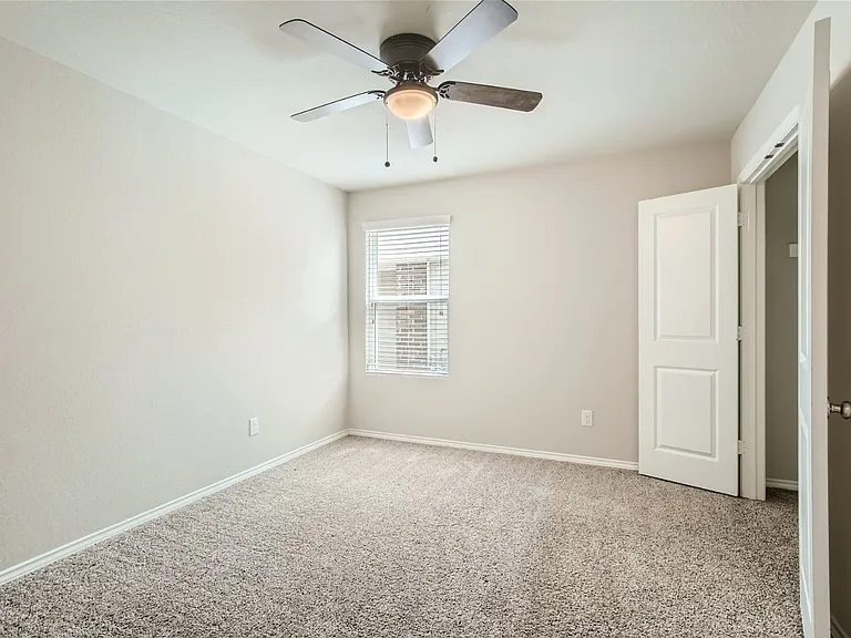 9110 Longhorn Park — Photo 10