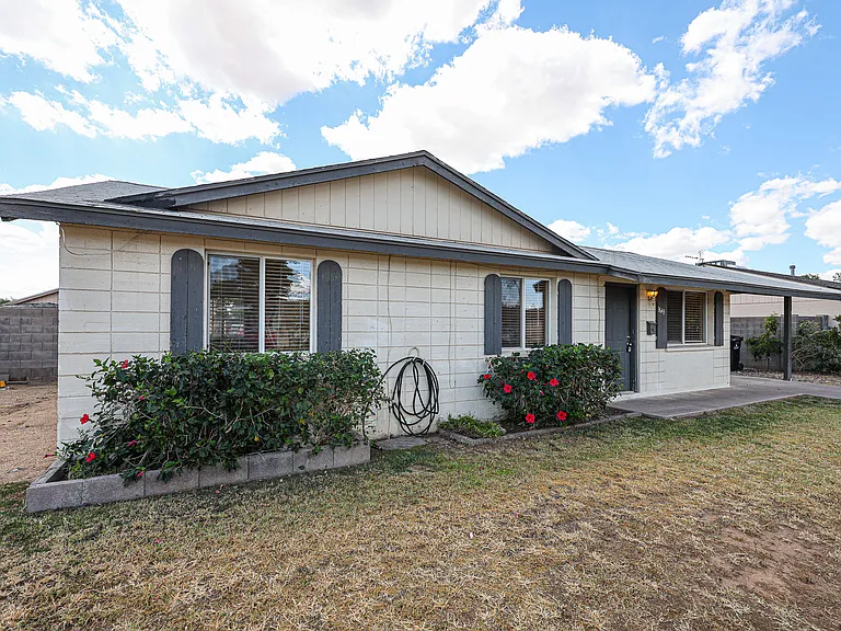 3643 E Hearn Rd #Phoenix 85032 — Photo 2