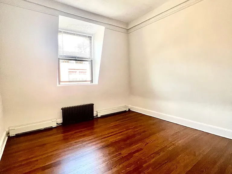 38 Main Street — Photo 8