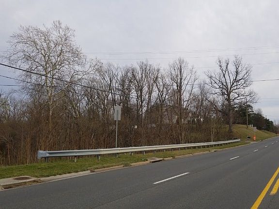 4th image of 797 Front Royal Pike