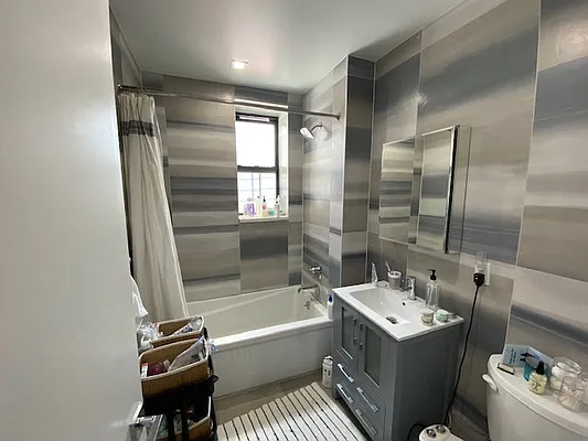 Rented by Mdays Realty | media 39