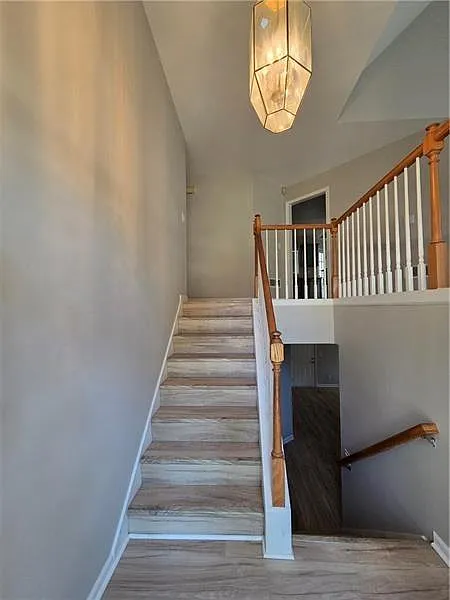4 bed, 3.0 bath, 2328 sqft, $2,800 — Photo 3