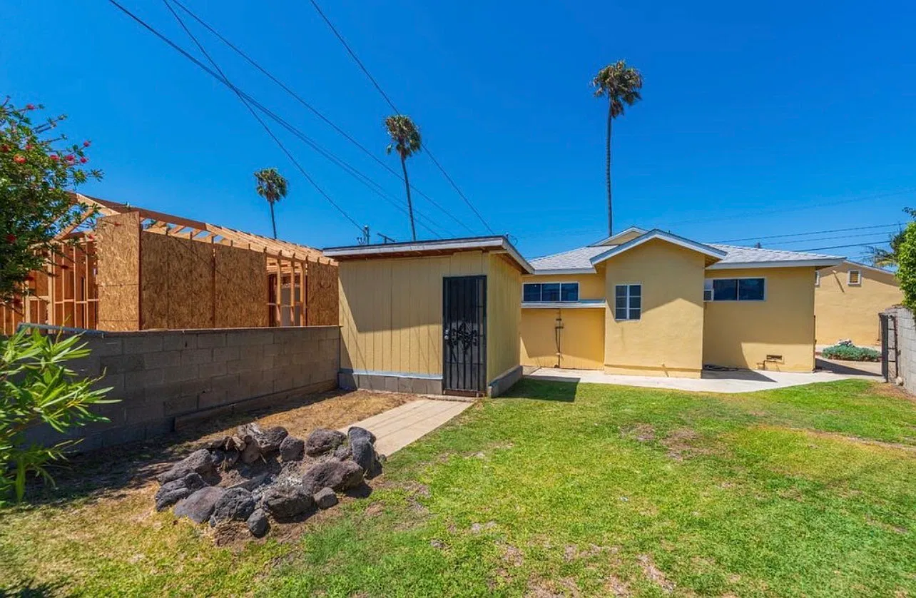 3 bed, 1156 sqft, $4,880 — Photo 4