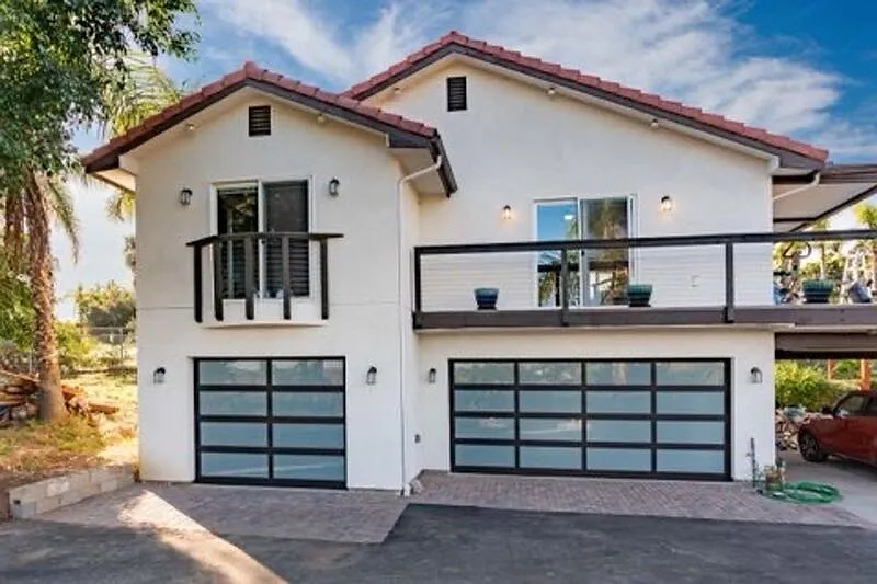 6088 De La Rosa Ln #1