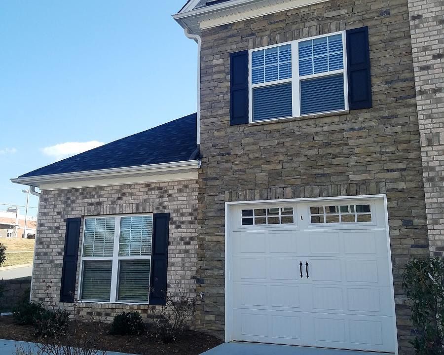 Corner Unit with single car garage