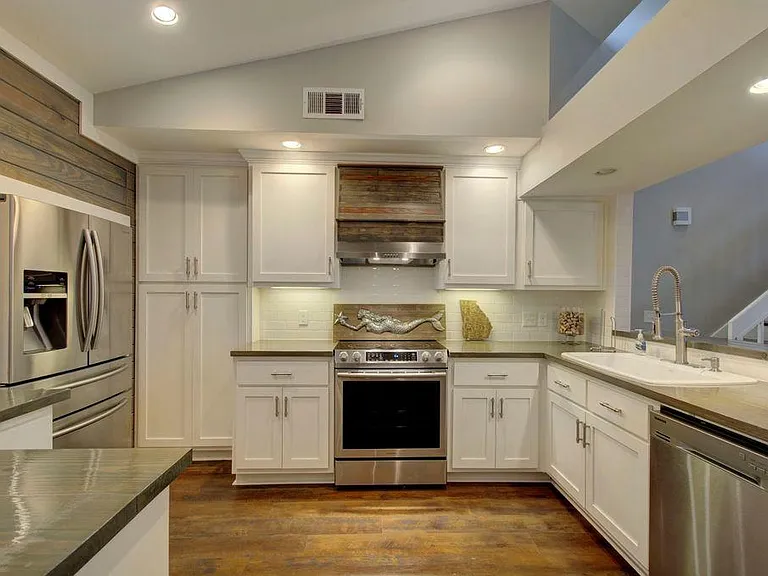 915 Wimbledon Dr — Photo 4