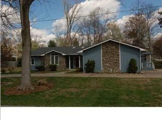 401 Brookview Rd, Windy Hills, KY 40207
