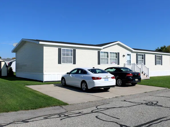 8525 Sparrow St, Zeeland, MI 49464