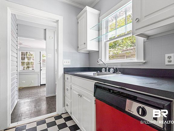 4th image of 116 Mohawk St