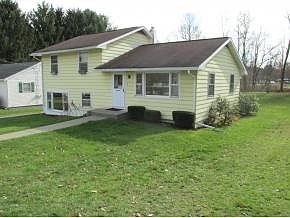 1st image of 8 Penn View Dr
