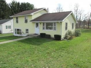 8 Penn View Dr, Binghamton, NY 13901