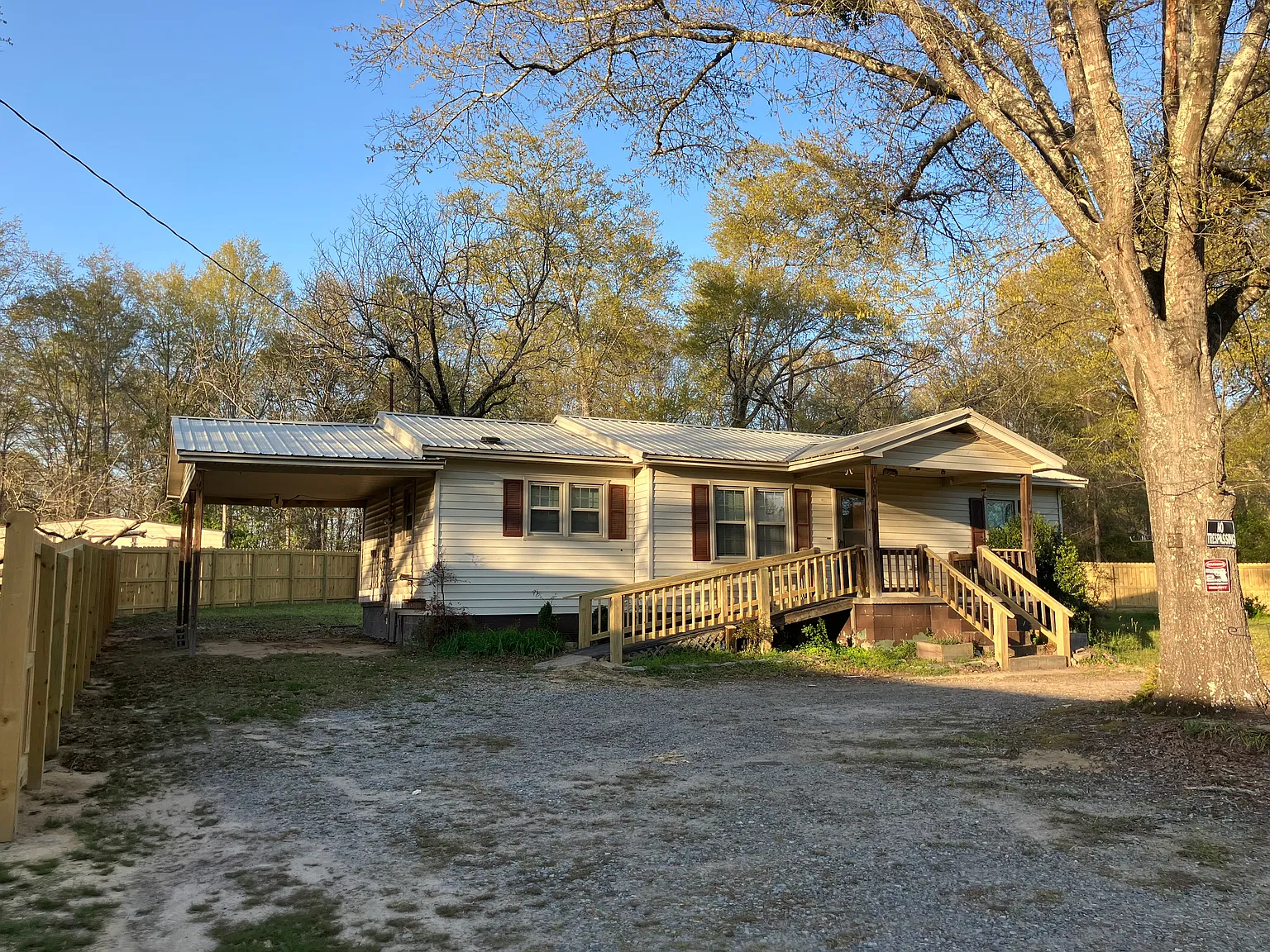 3 bed, 912 sqft, $1,050 — Photo 2