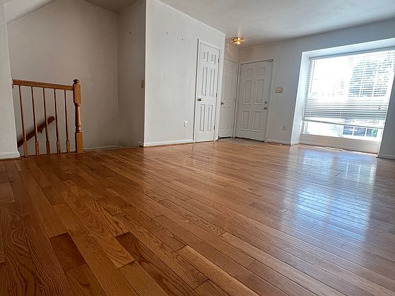 3rd image of 8545 Towne Manor Ct