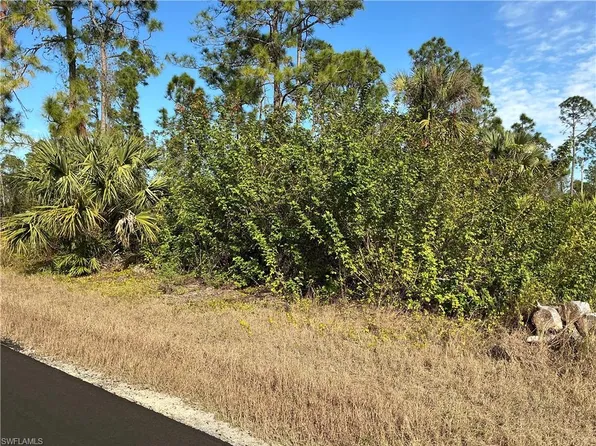 745 Oro AVE S, LEHIGH ACRES, FL 33974